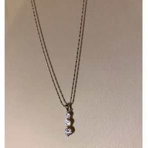 Forever 21 silver pendant necklace